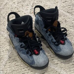 listing-status-banner